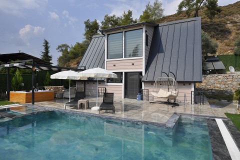 BUNGALOV MARİA
