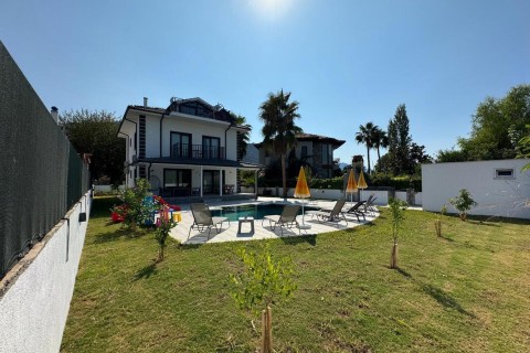 VILLA ARIK